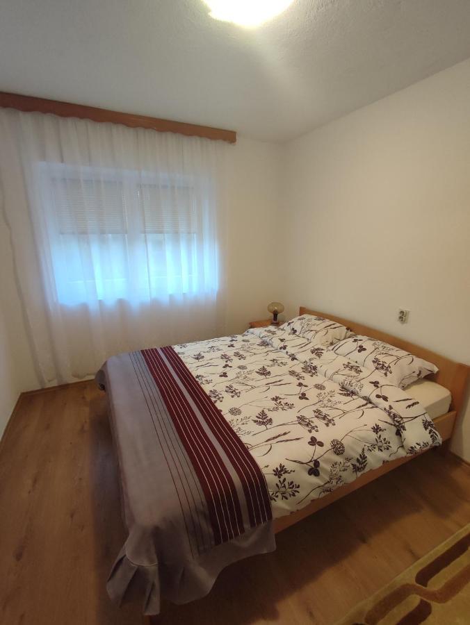 Apartman Adna Kulen Vakuf Exterior photo