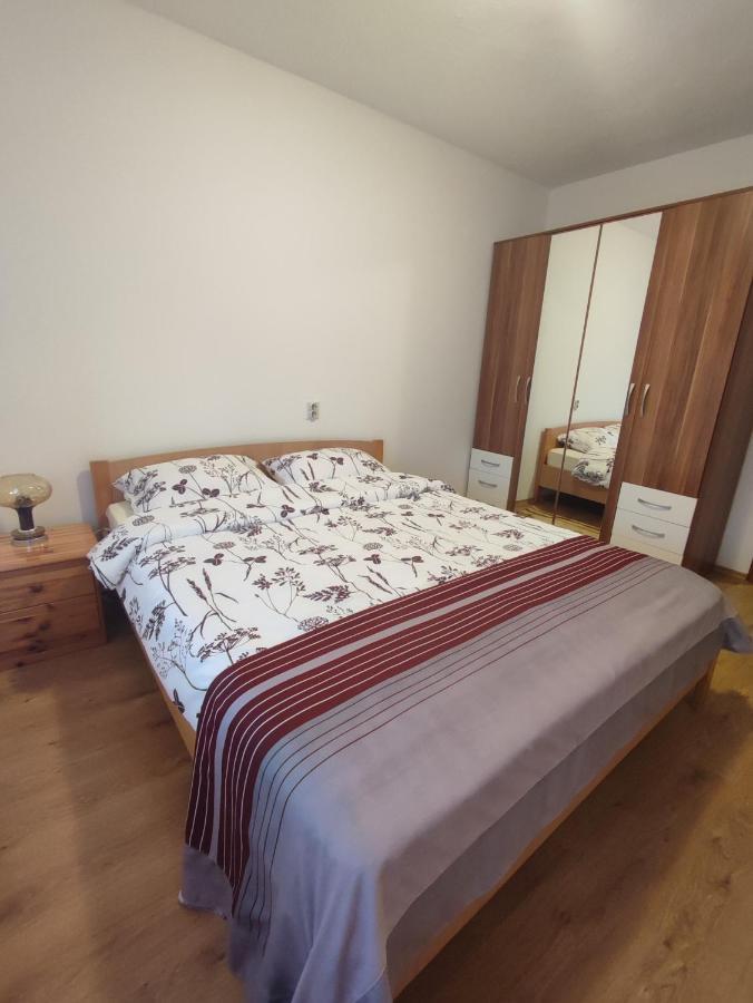 Apartman Adna Kulen Vakuf Exterior photo