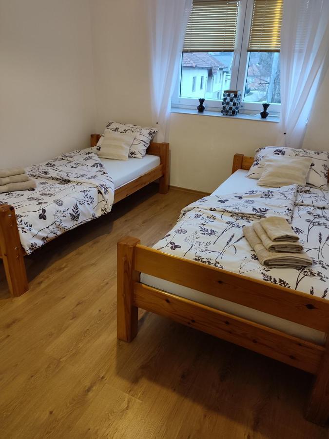 Apartman Adna Kulen Vakuf Exterior photo