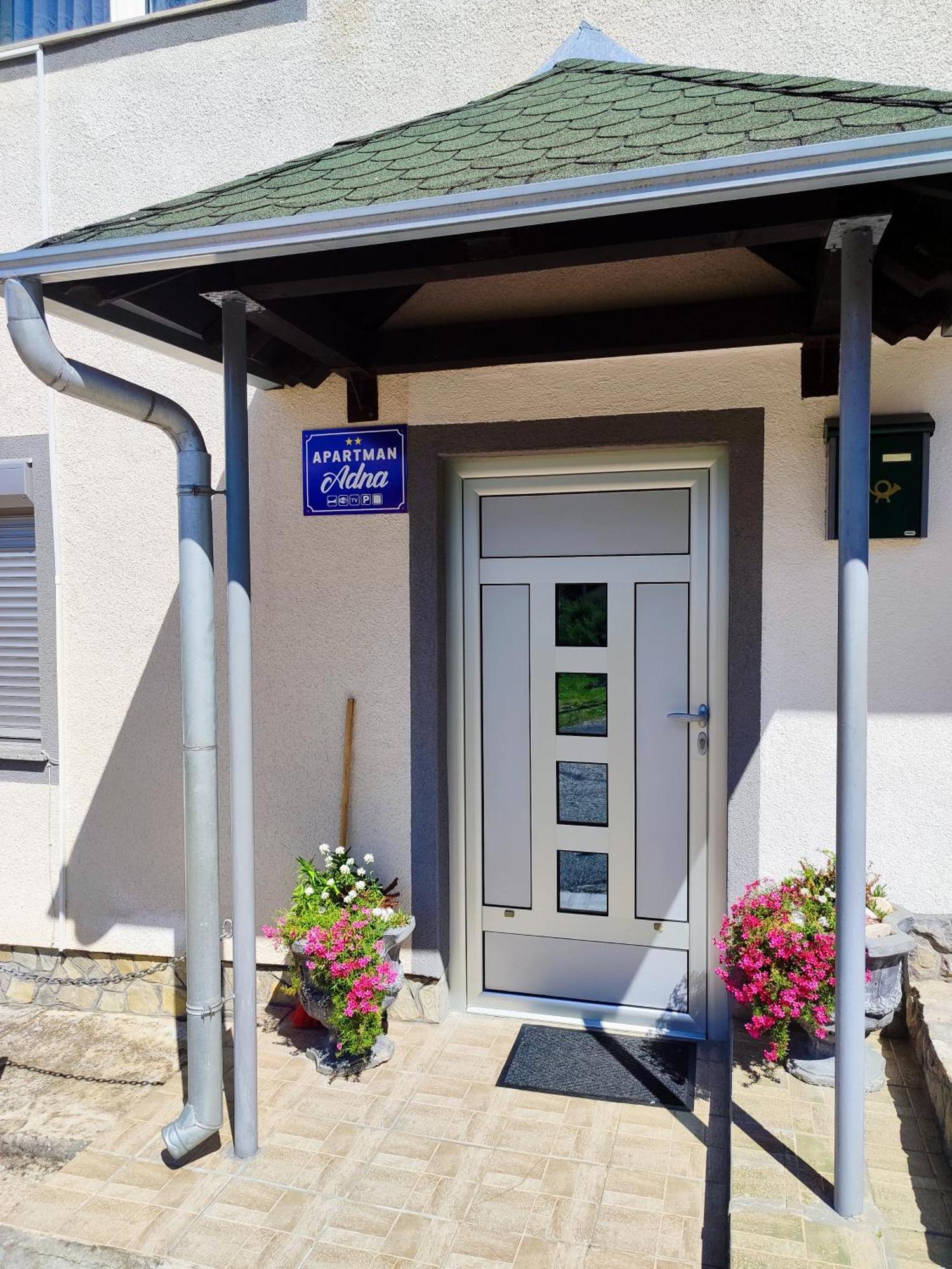 Apartman Adna Kulen Vakuf Exterior photo